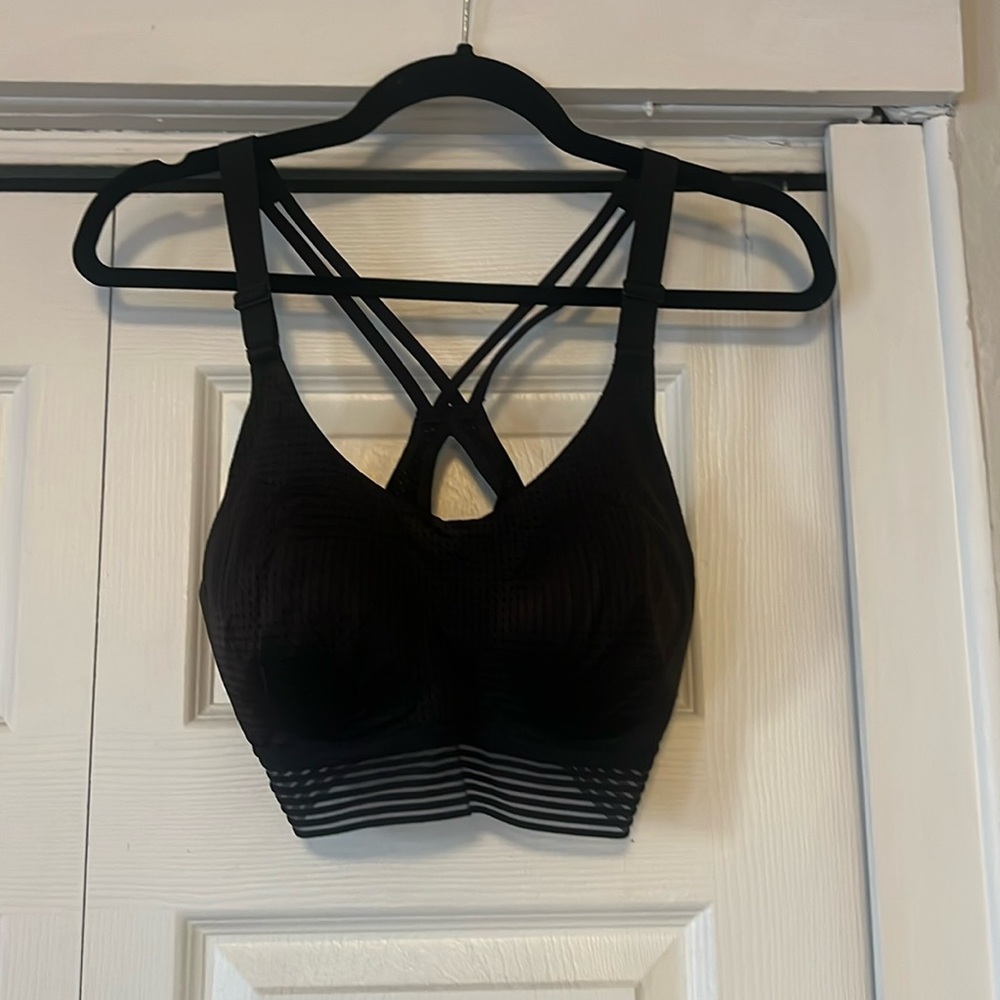 Victoria’s Secret sports bra hardly worn great condition
